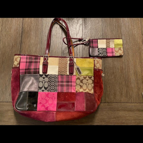 👛MIXED PATTERN MEDIUM SIZED COACH BAG👛 - Picture 1 of 6